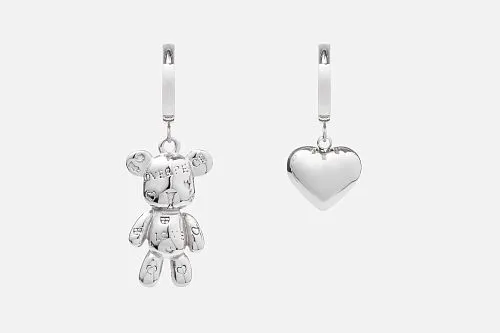Серьги асимметричные мишка и сердце серебристые