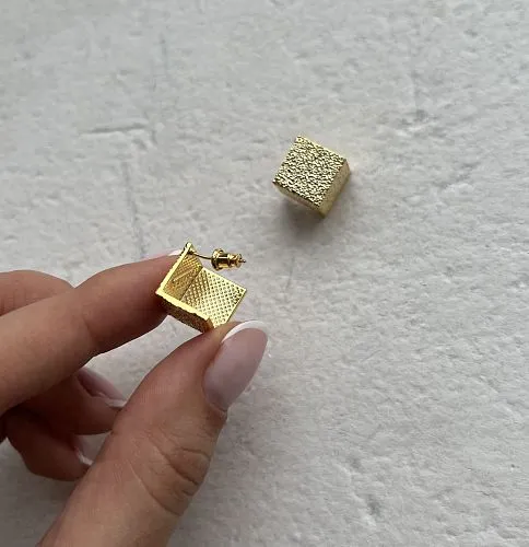Серьги куб золотистые