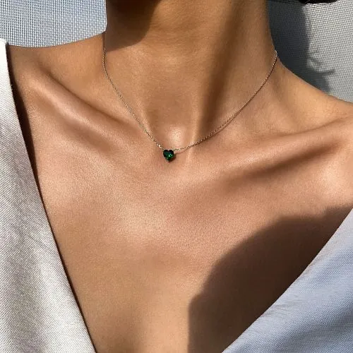 Цепь с зеленым сердцем серебристая